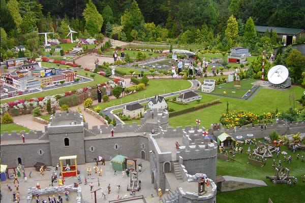 Babbacombe Model Village: a Miniature World That Captures the Imagination of All Ages 4 Babbacombe Model Village