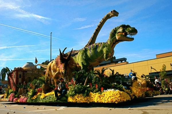 Dinosaur Parade Float: A Must-See for Jurassic Lovers 1 图片1