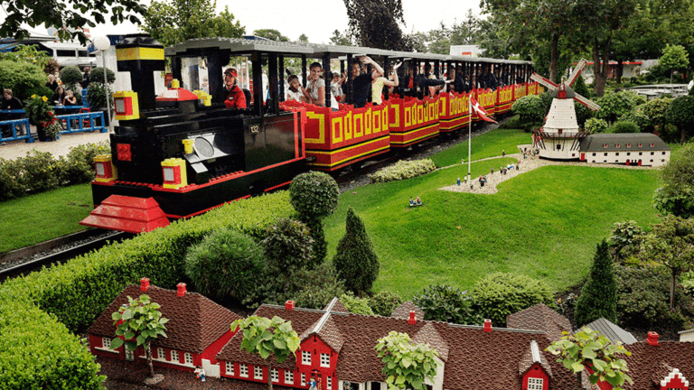 Top 10 Miniature Parks in the World 1 200120 LEGOTrain