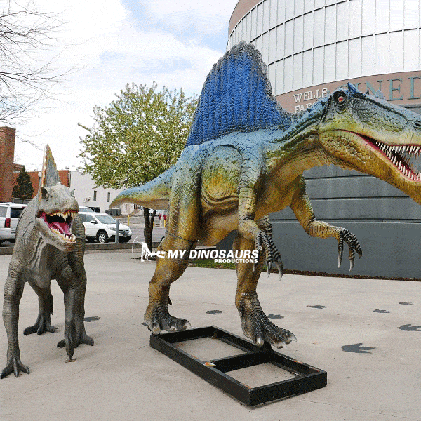 dinosaur Spinosaurus statue