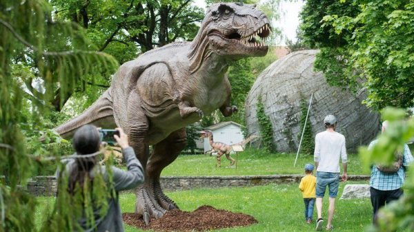 animatronic dinosaurs