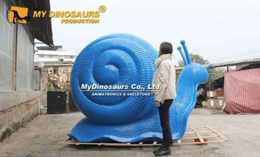 Large size snail statue