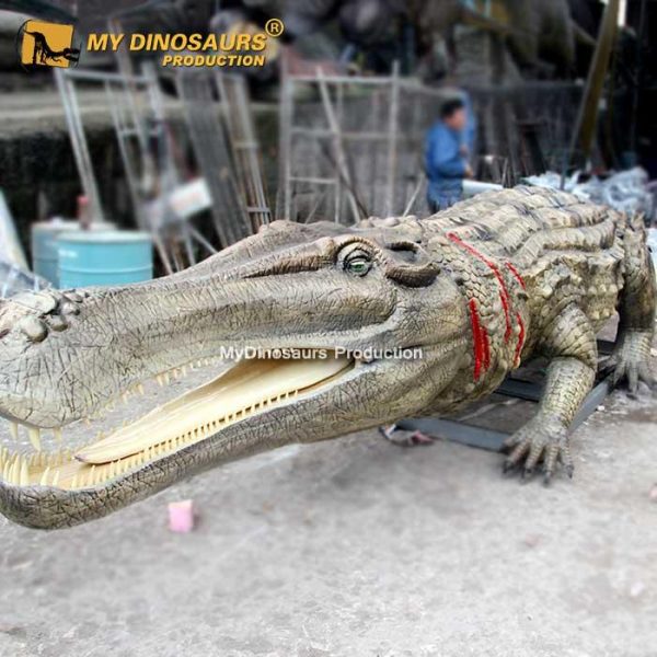Monstrous Swamp-Dwellers: Deinosuchus 3 animatronic deinosuchus