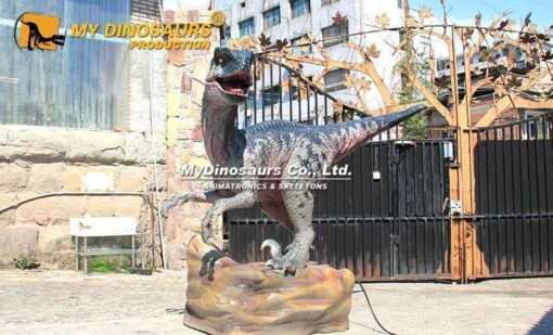 3M animatronic velociraptor 4