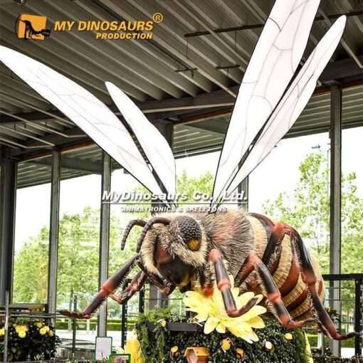 AI-013 Super-sized Animatronic Bee 2 Super-sized Animatronic Bee