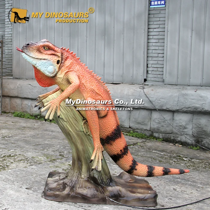 Animatronic Lizard with movements and sound effects