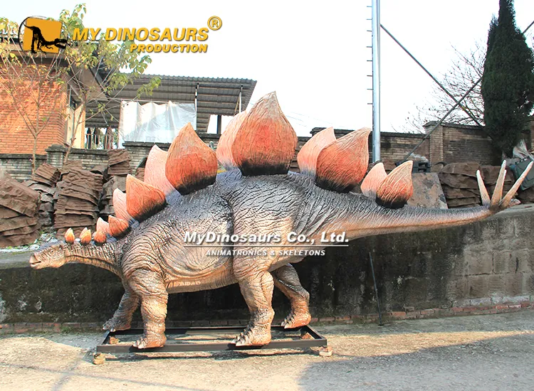 Alternative view of FDF-155 7M Life-Size Stegosaurus Statue